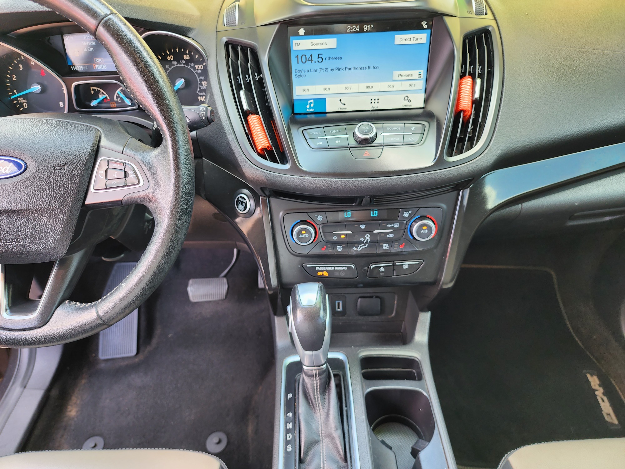 2019 GRAY Ford Escape SEL (1FMCU0HD2KU) , AUTO transmission, located at 2660 S.Garland Avenue, Garland, TX, 75041, (469) 298-3118, 32.885551, -96.655602 - Welcome to DallasAutos4Less, one of the Premier BUY HERE PAY HERE Dealers in the North Dallas Area. We specialize in financing to people with NO CREDIT or BAD CREDIT. We need proof of income, proof of residence, and a ID. Come buy your new car from us today!! This is a Super Clean 2019 FORD ESCAP - Photo #13
